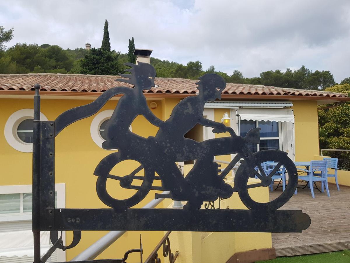 La Croisee Des Chemins Acomodação com café da manhã Calvisson Exterior foto